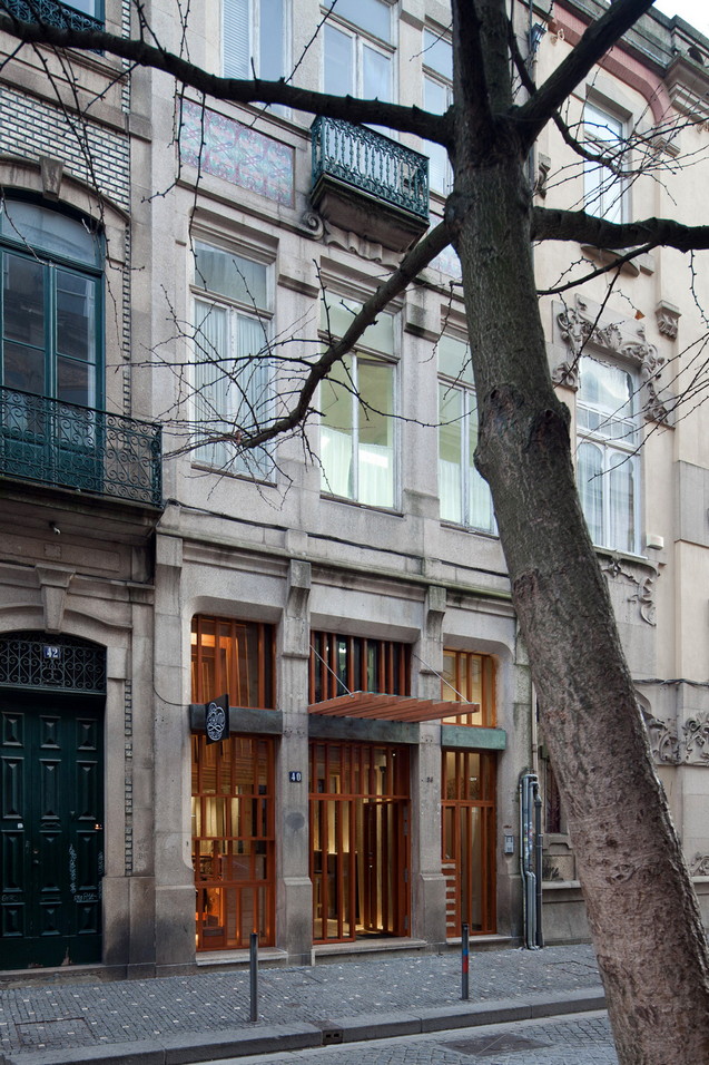 Дизайн бара ресторана с оформлением деревом - La Bohème Entre Amis