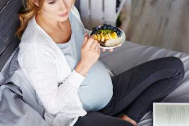 Как правильно питаться во время беременности