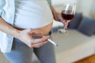 Какие вредные привычки нужно исключить во время беременности